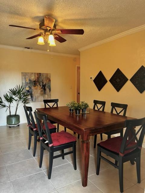 House Close To Downtown, Airport, Raymond James Stadium, And Many More Places Tampa Extérieur photo