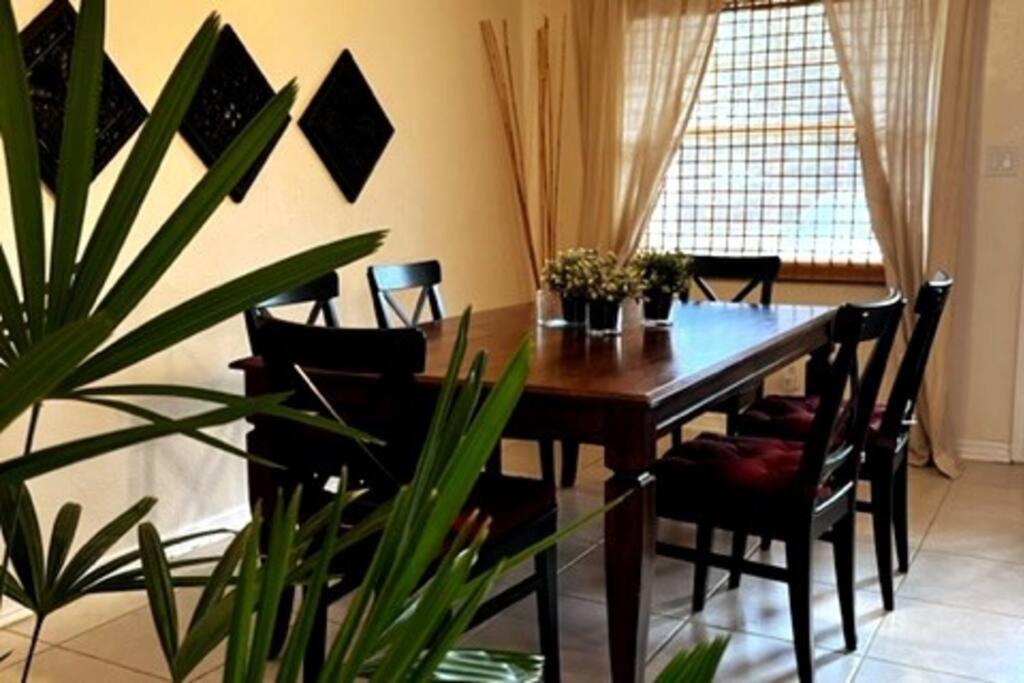 House Close To Downtown, Airport, Raymond James Stadium, And Many More Places Tampa Extérieur photo